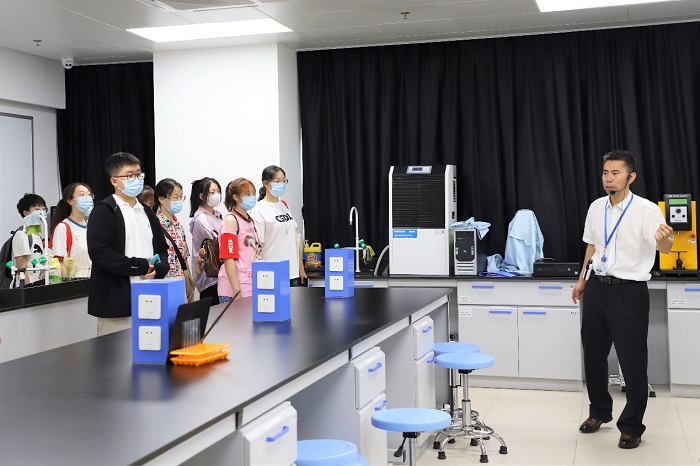 最美不過初見——2021級食品科學與工程新生見面會暨教學儀器導覽